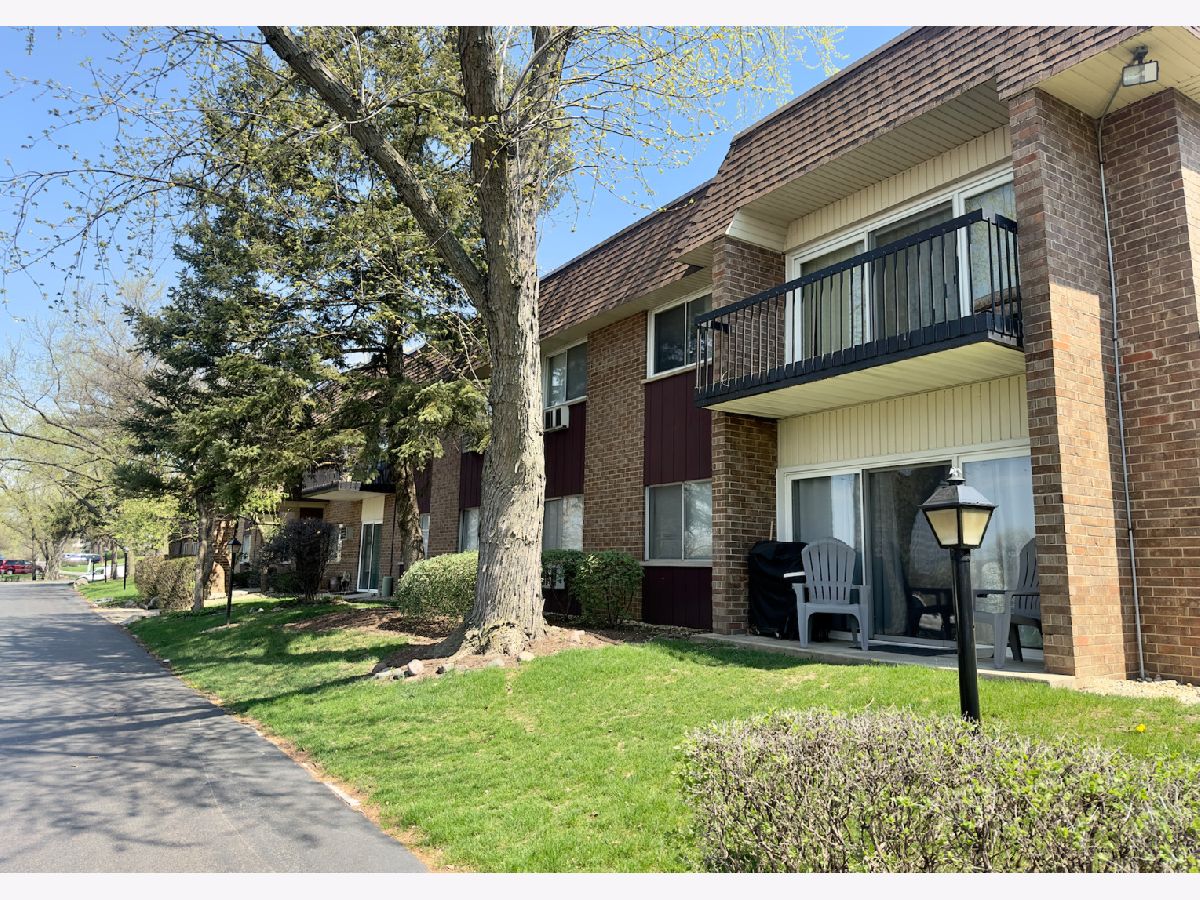 Condominiums Sold River Crossing Woodridge Illinois, 8305 Route 53
