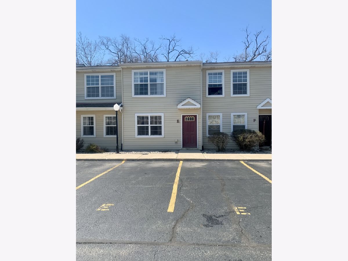 Townhomes Sold Castlebrook Townhomes Wauconda Illinois, 661 Liberty