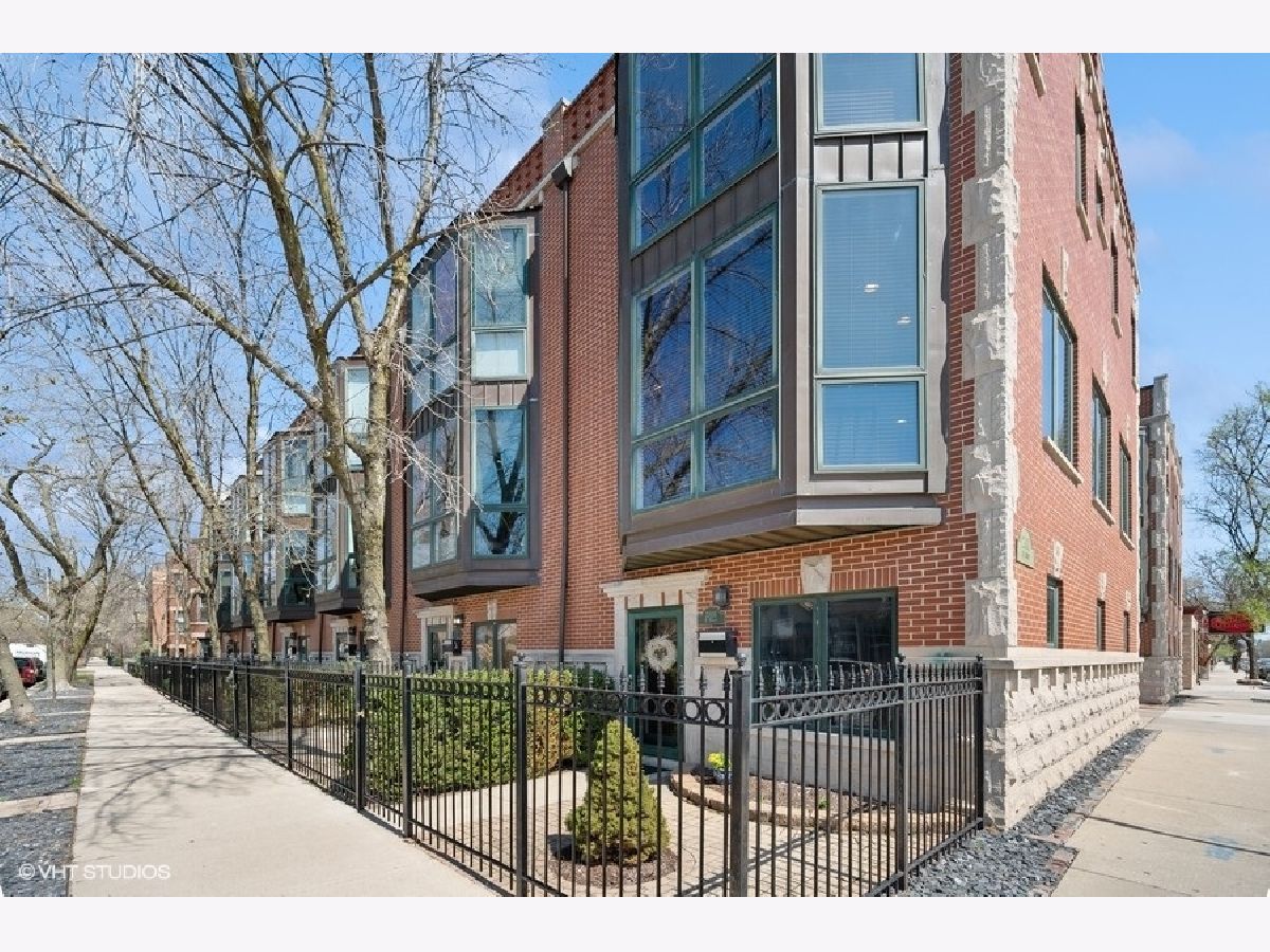 Condos & Townhomes Sold Armitage Park Chicago Illinois, 2001 Hoyne