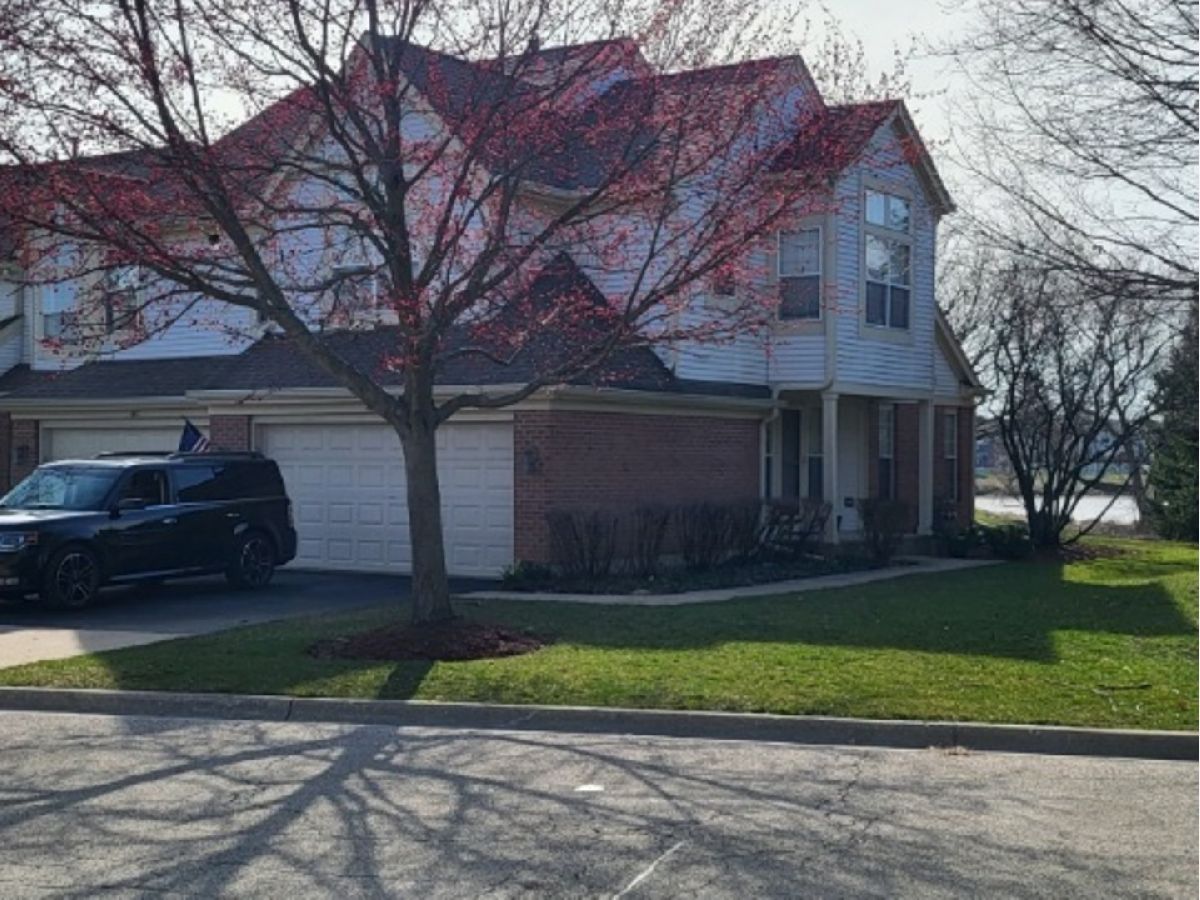Townhomes Sold Fox Hollow South Elgin Illinois, 8 Ione