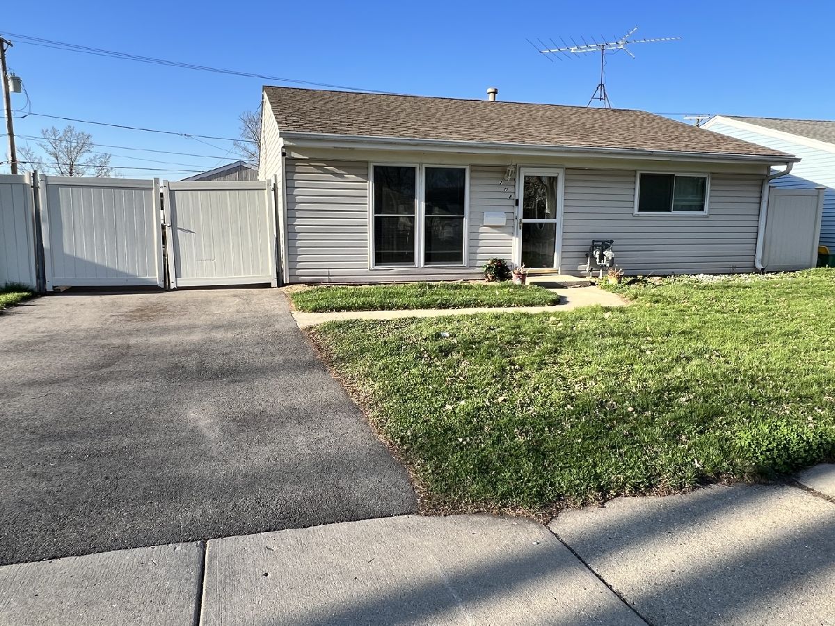 Homes Sold Meadowbrook West Wheeling Illinois, 208 Jeffery