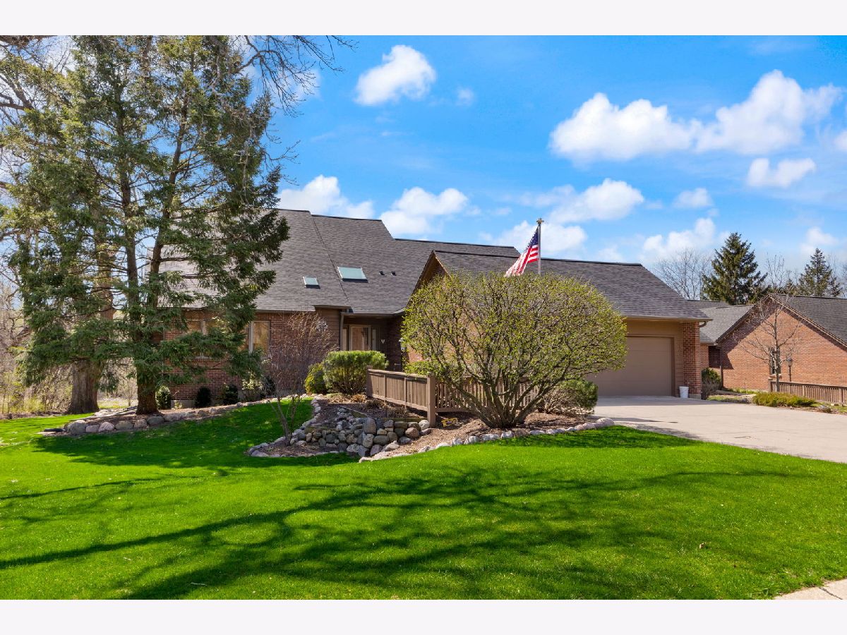 Homes & Townhomes Sold Oaks Club Elgin Illinois, 2403 Tall Oaks