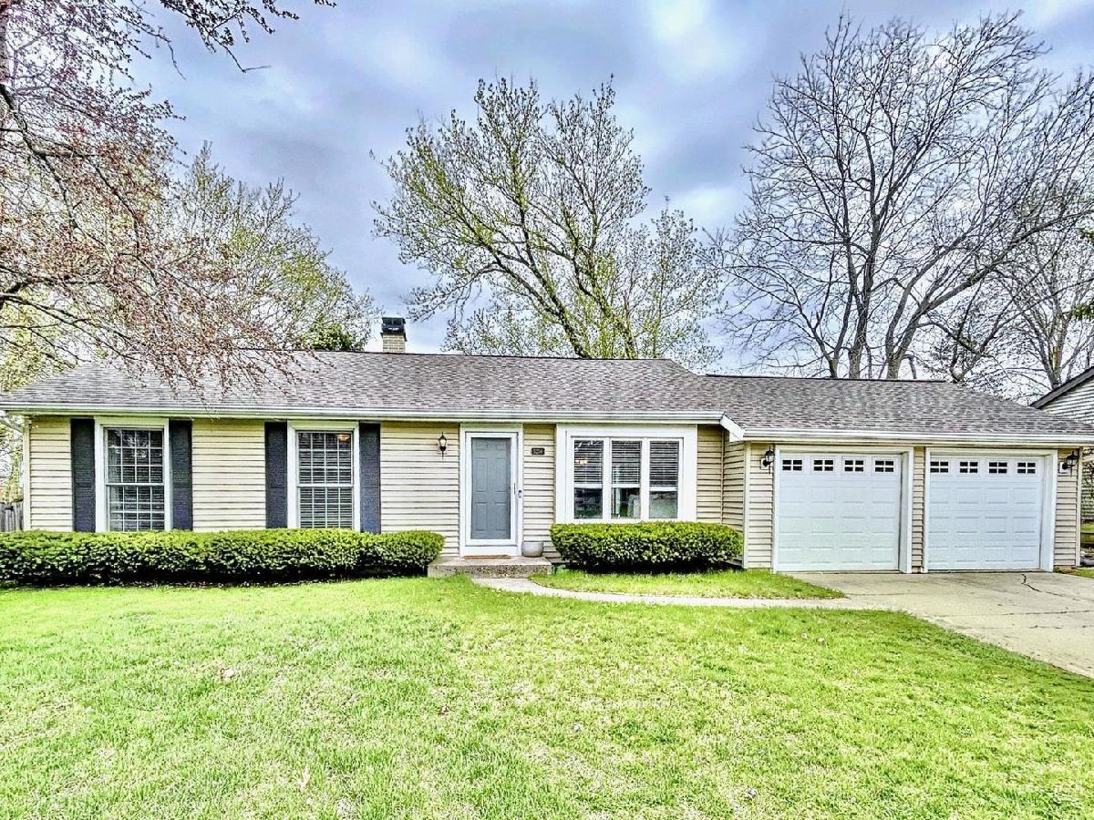 Homes Sold Fox Ridge Mchenry Illinois, 5206 Dartmoor