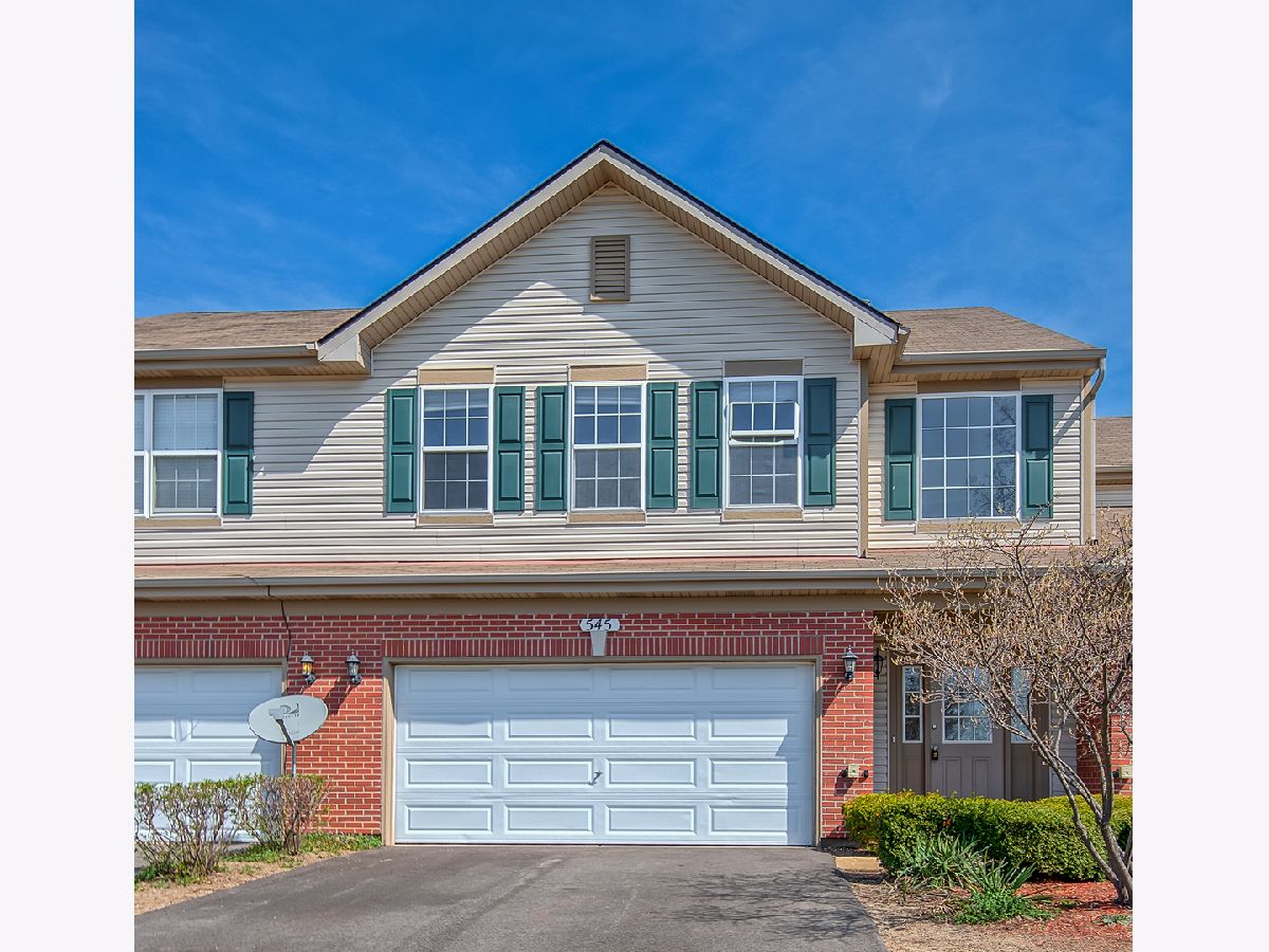 Townhomes Sold Fairfield Lakes Round Lake Illinois, 545 Fox