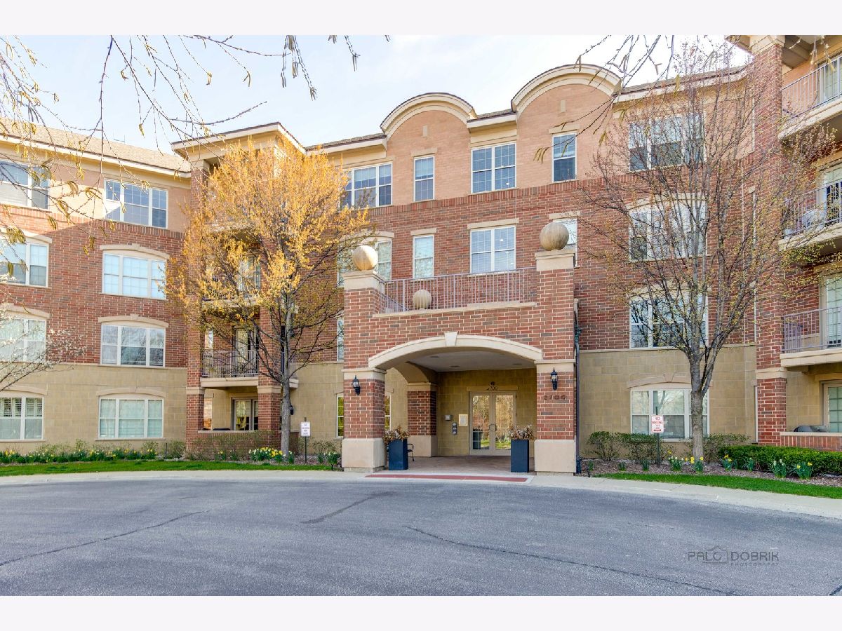 Homes & Condominiums Sold Haverford Glenview Illinois, 2700 Summit