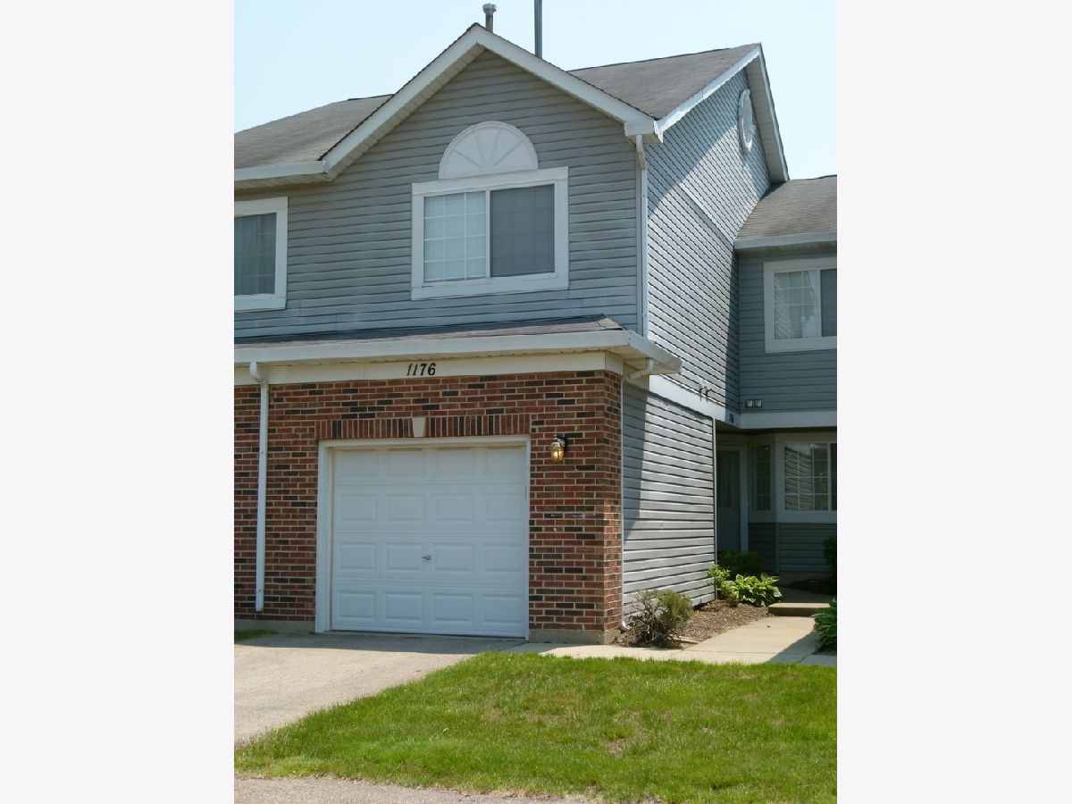 Townhomes & Condos & Homes Rented Parkside On The Green Palatine Illinois, 1176 Parkside