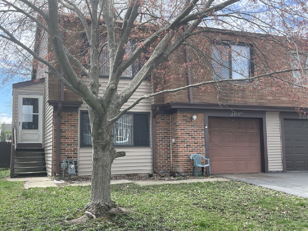 Condos & Townhomes & Homes Sold Woodland Trails Hanover Park Illinois, 2061 Windward