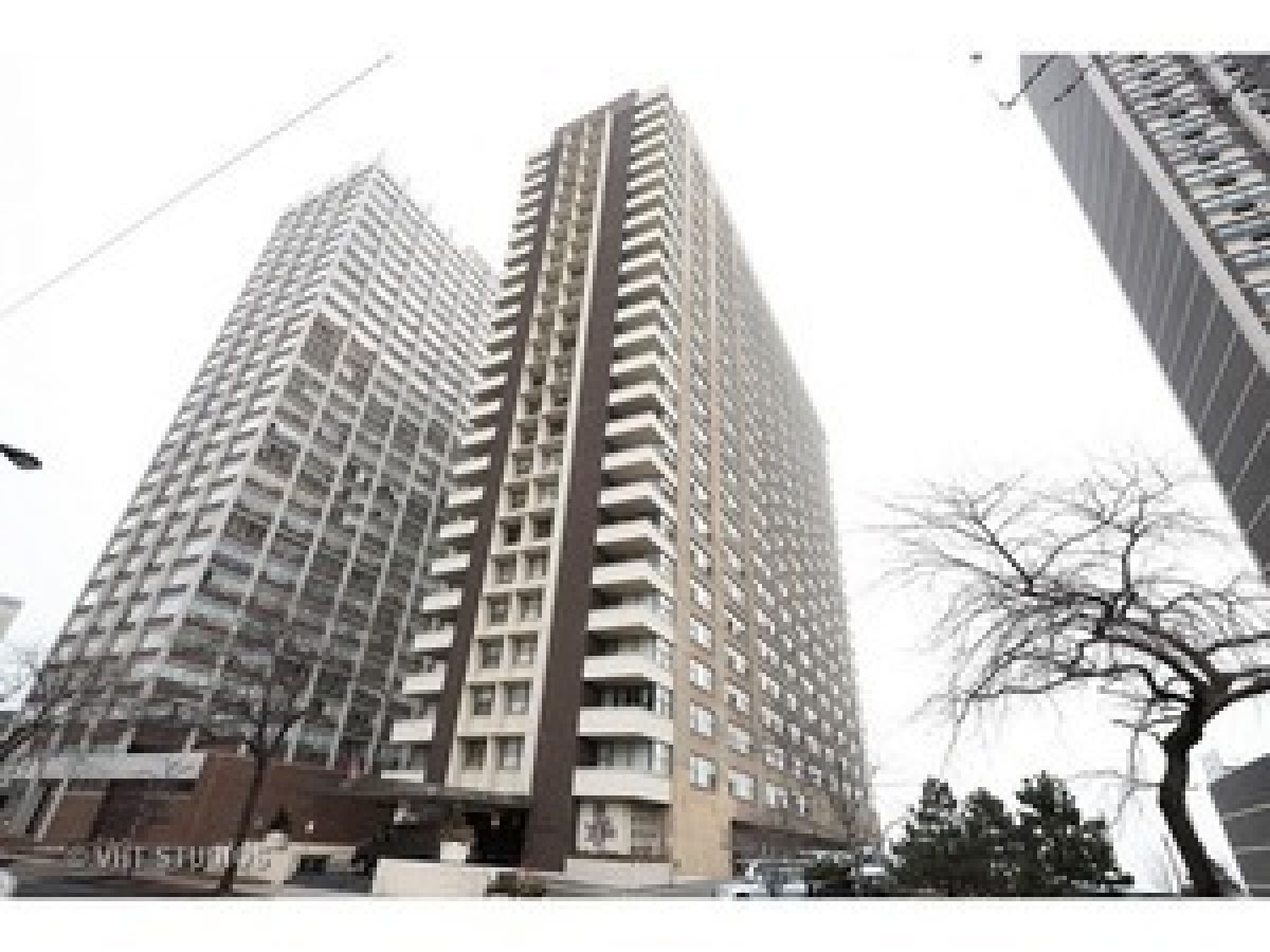 Condominiums Rented El Lago Chicago Illinois, 6157 Sheridan