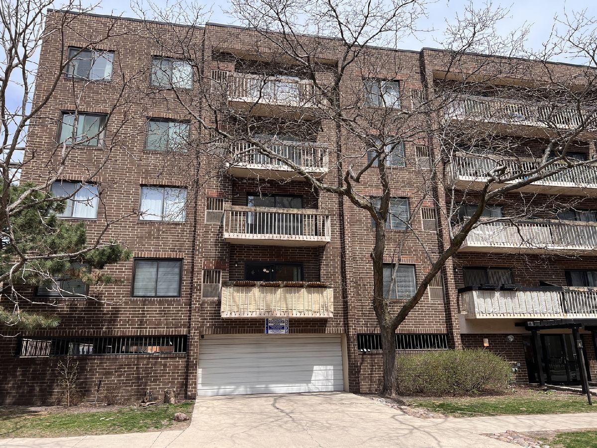 Condominiums Sold Sheridan Boardwalk Chicago Illinois, 6102 Sheridan