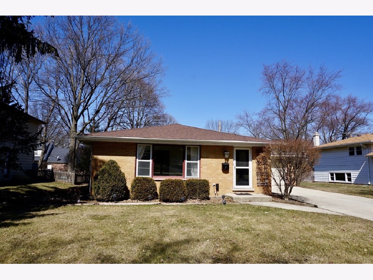 Homes Rented Kings Terrace Naperville Illinois, 1145 Jane