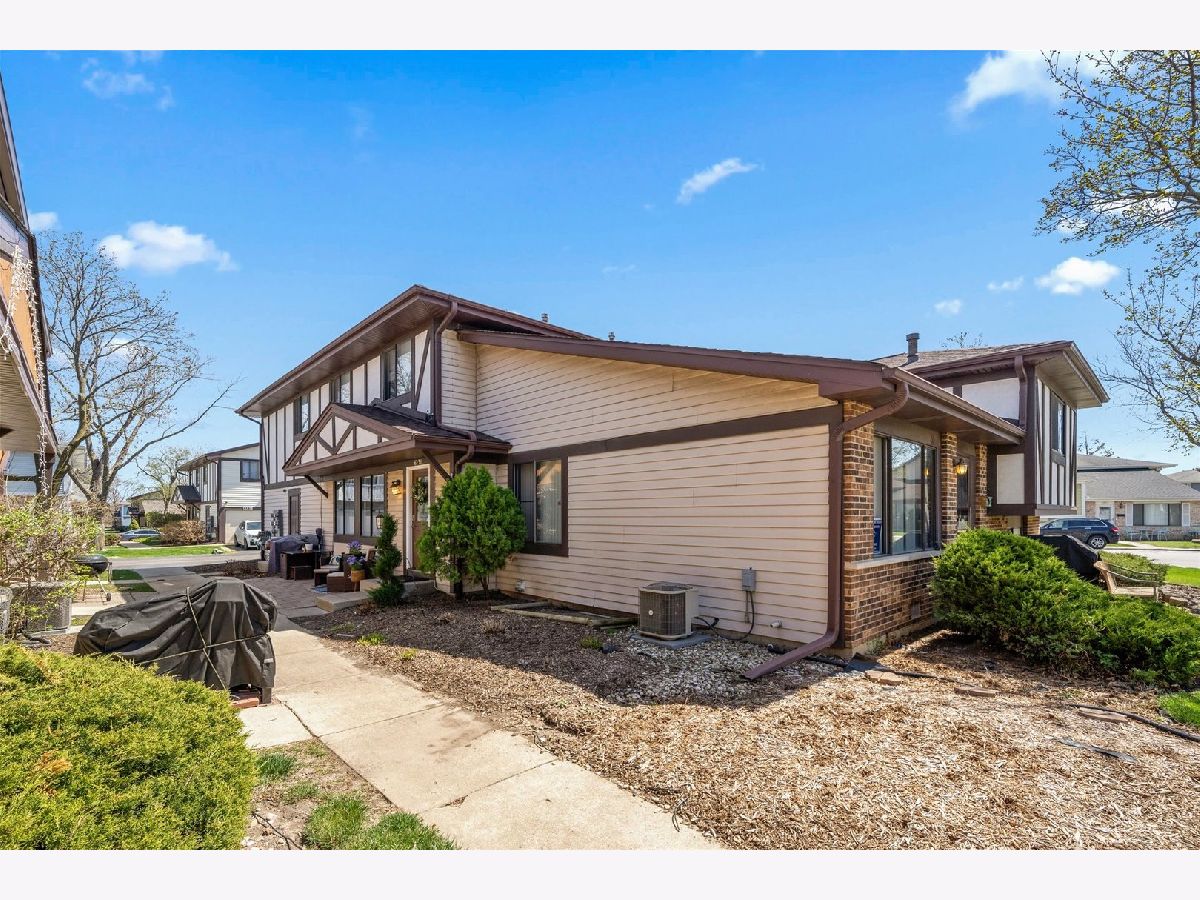 Townhomes & Condos Sold The Glens Hanover Park Illinois, 6231 Nugget