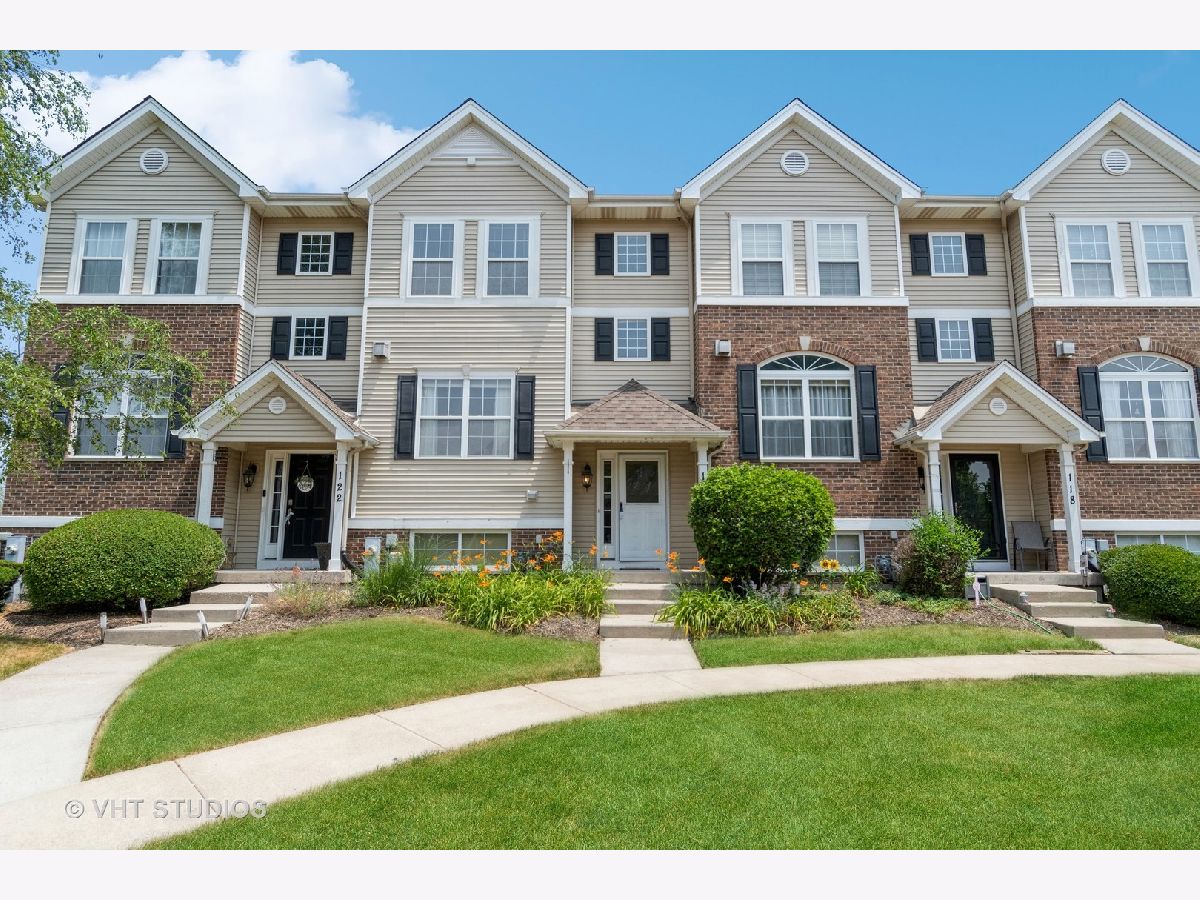 Condos & Townhomes Sold Seasons At Southbury Oswego Illinois, 120 Lakeshore