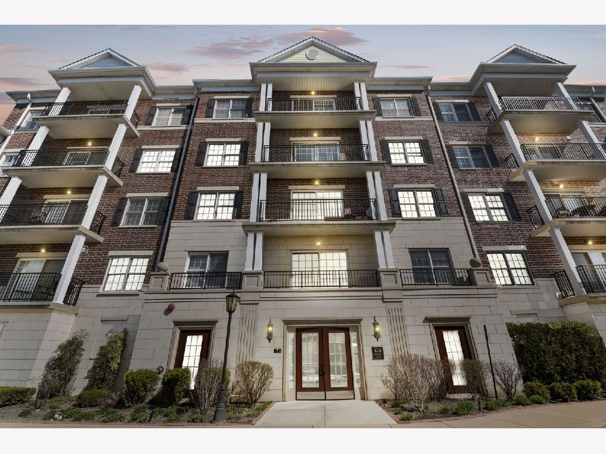 Condominiums Sold Park Avenue Station Clarendon Hills Illinois, 434 Mcdaniels