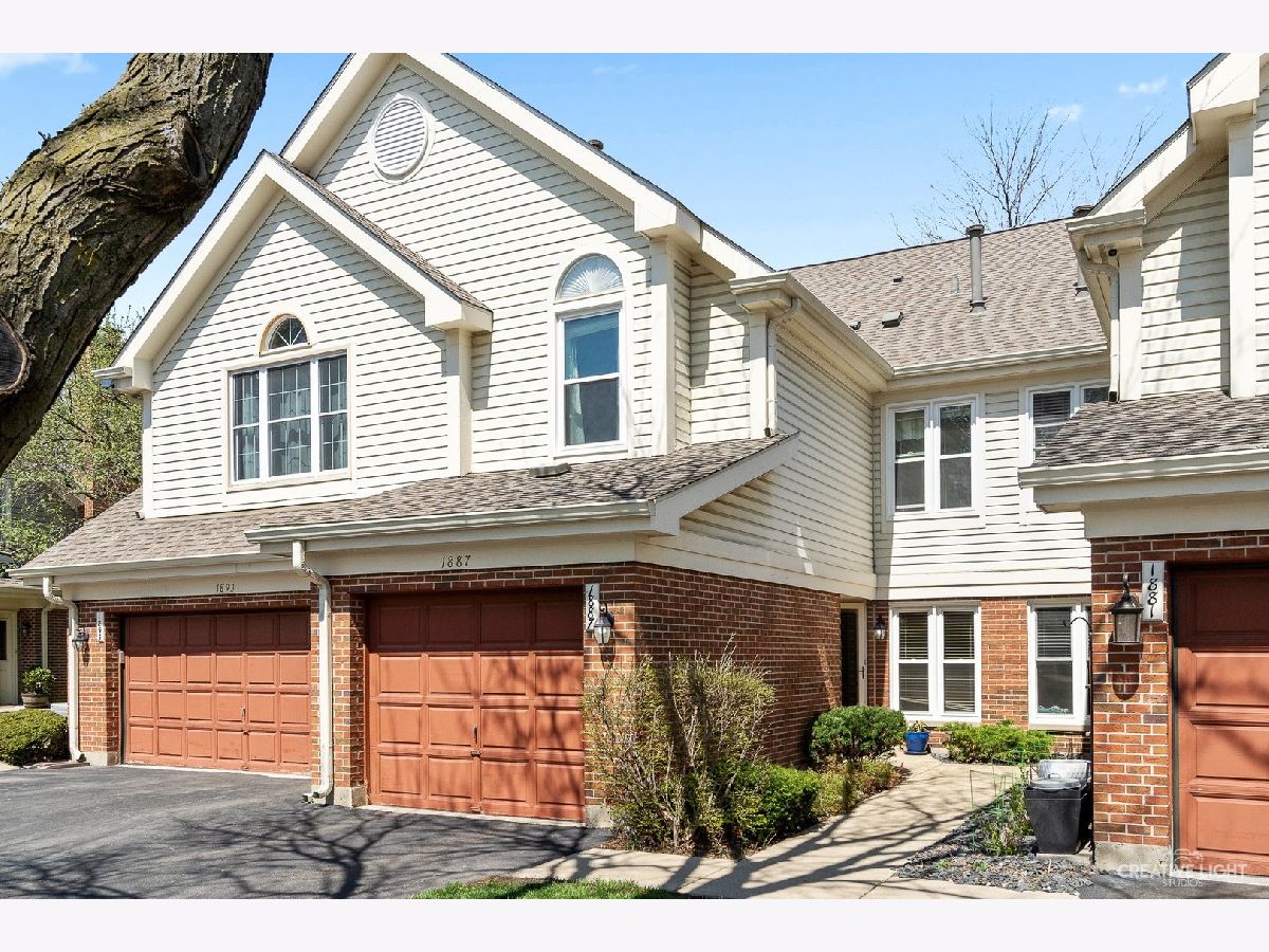 Townhomes & Condos & Homes Sold Surrey Park Arlington Heights Illinois, 1887 White Oak