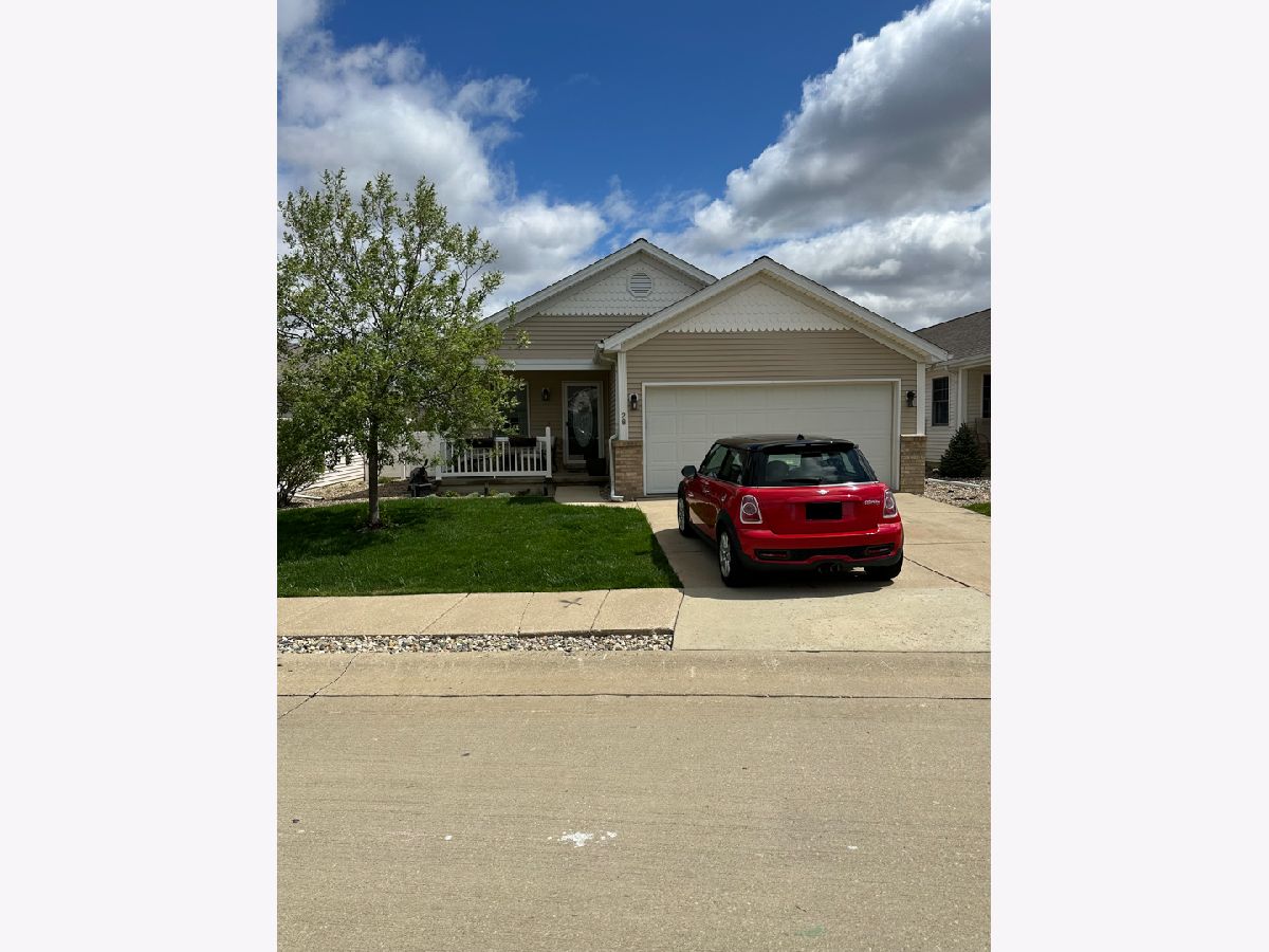 Homes & Condos & Townhomes Sold Breckenridge Bloomington Illinois, 28 Astoria