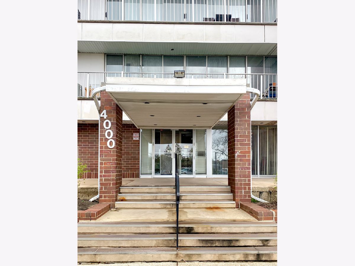 Triumvera Glenview IL, Condos & Townhomes For Sale & For Rent Sadie