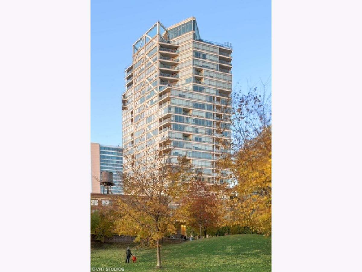Condominiums Sold Erie On The Park Chicago Illinois, 510 Erie