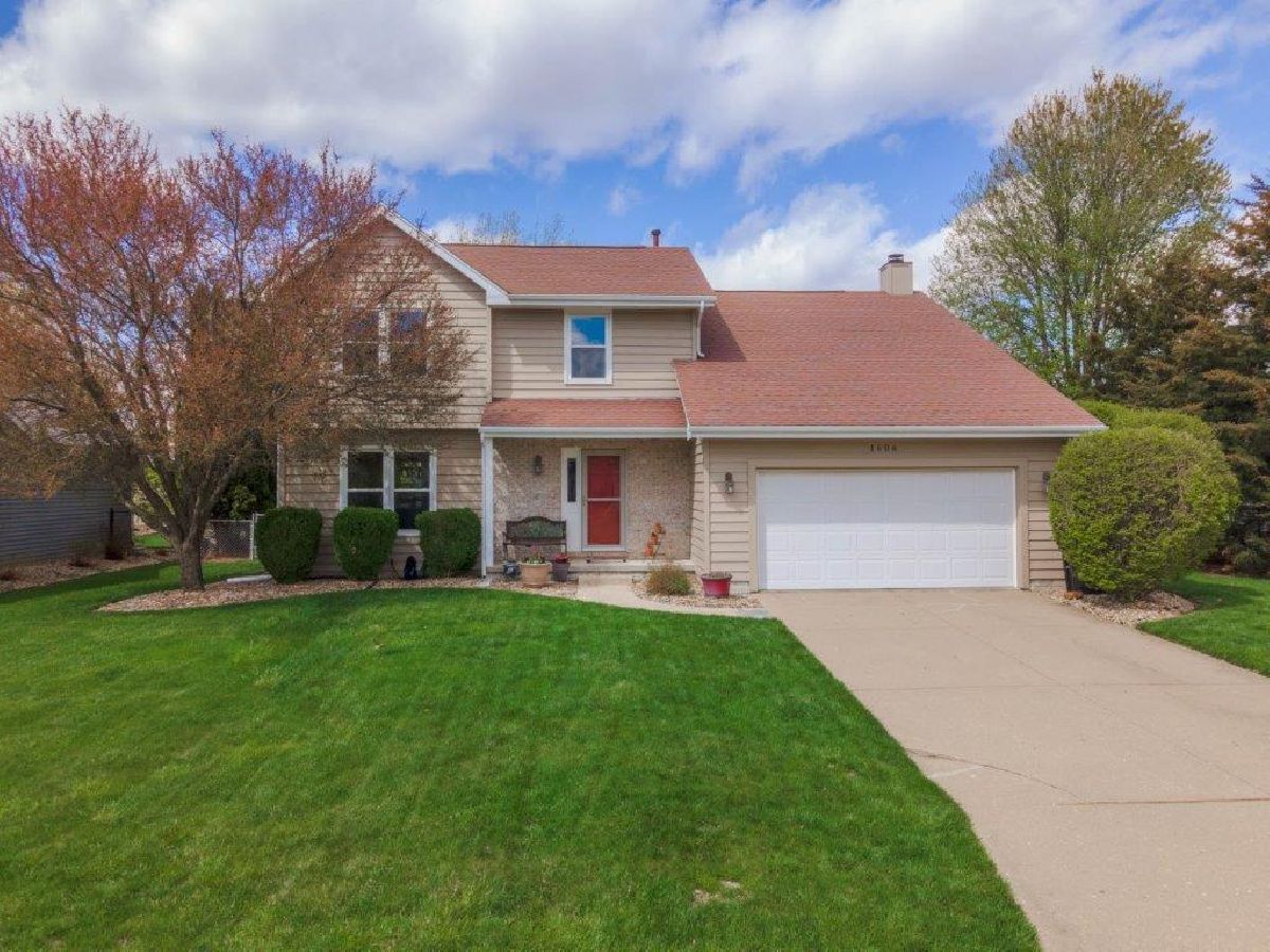 Homes & Condos & Townhomes Sold Greenview West Normal Illinois, 1606 Baumgart