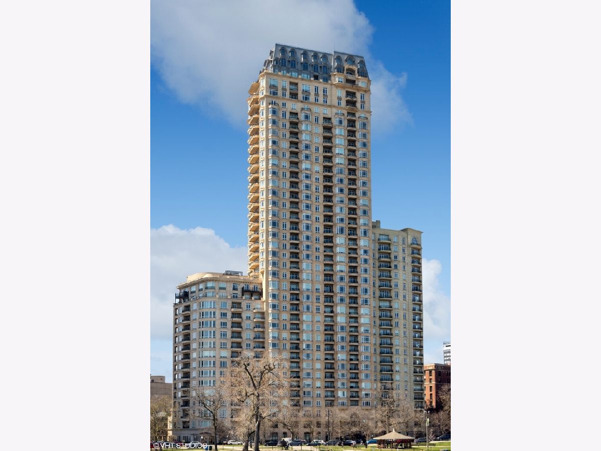 Condominiums Sold Lincoln Park 2550 Chicago Illinois, 2550 Lakeview