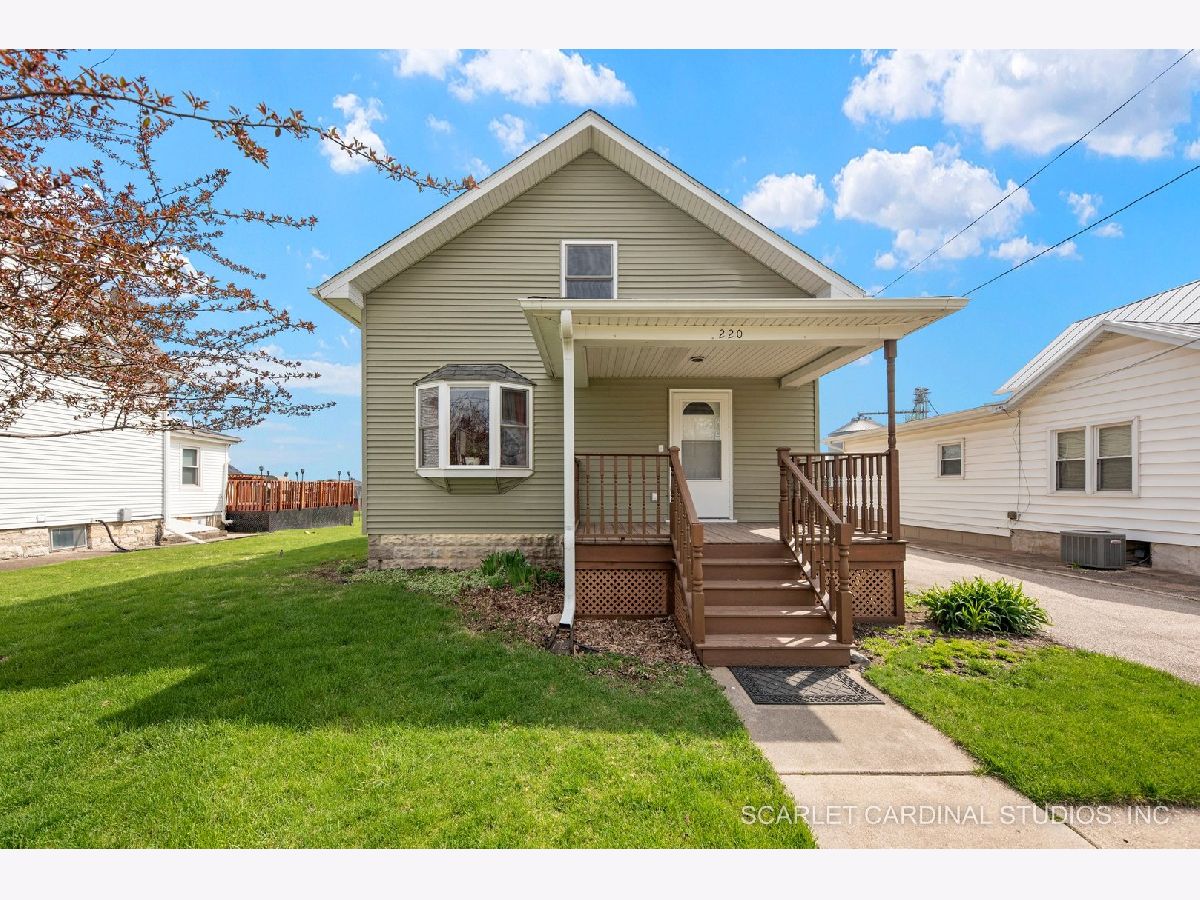  Sold Lee Illinois, 220 Kirke Gate