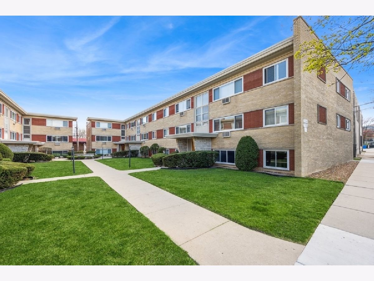 Condos & Townhomes Sold Raven Place Chicago Illinois, 6825 Raven