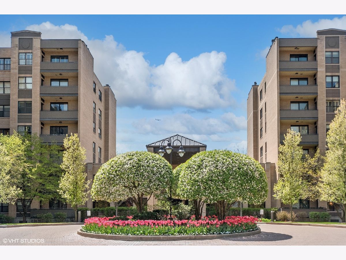 Condominiums Sold Barclay Place Lincolnwood Illinois, 4545 Touhy
