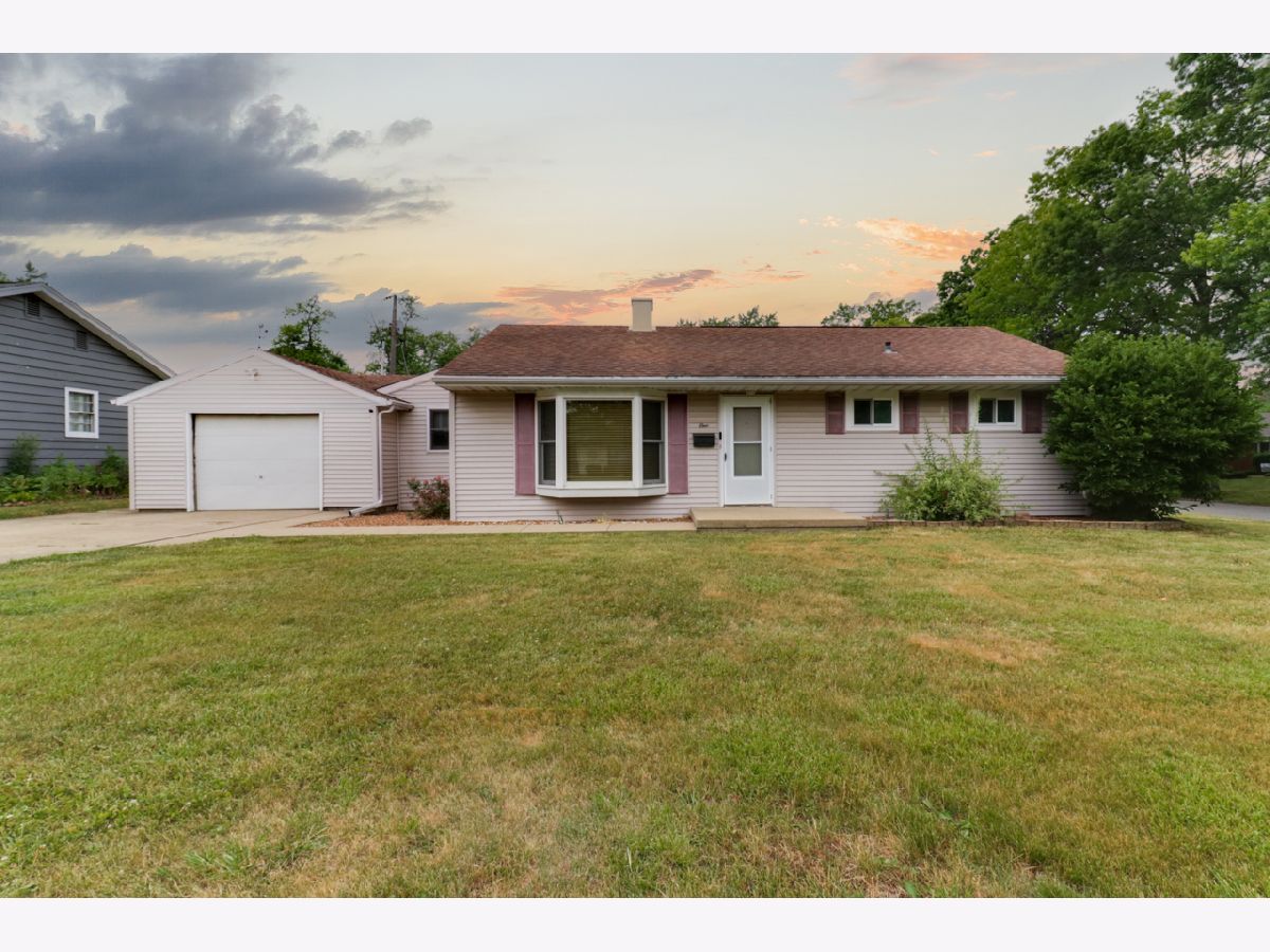 Homes Sold Sakemiller Bloomington Illinois, 1 Cottonwood