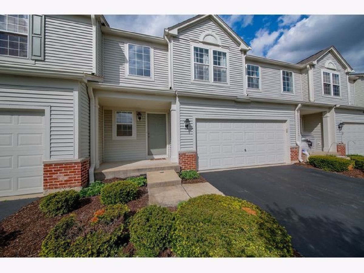 Townhomes & Homes Sold Country Club Village Aurora Illinois, 2910 Peachtree