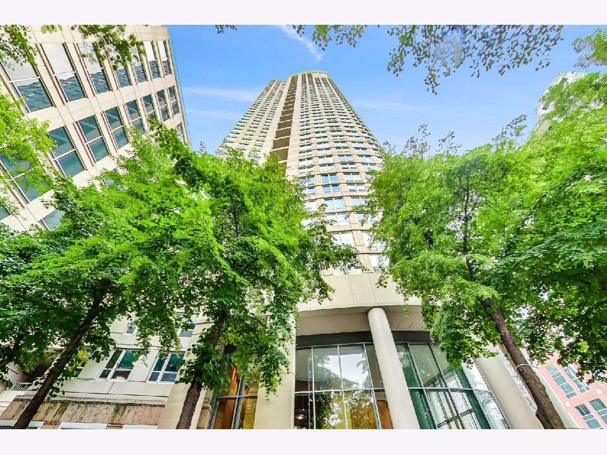 Condominiums Sold The Sterling Chicago Illinois, 345 La Salle