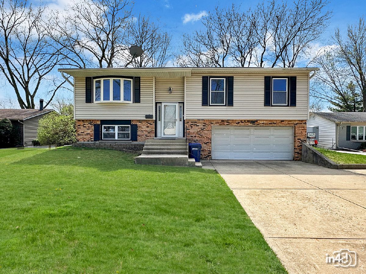 Homes & Townhomes & Condos Rented Briarcliffe Wheaton Illinois, 1188 Oxford
