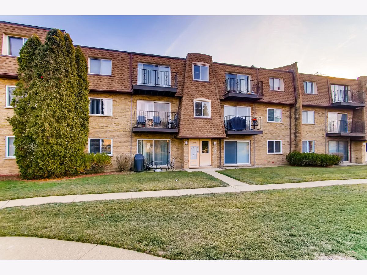 Bay Colony Des Plaines IL, Condominiums For Sale & For Rent Sadie