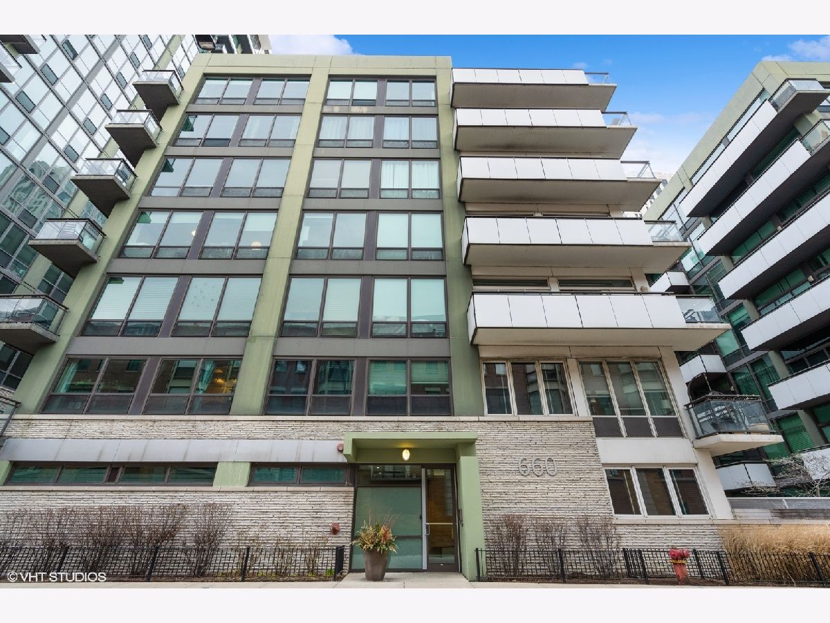 Condominiums Sold Trio Chicago Illinois, 660 Wayman