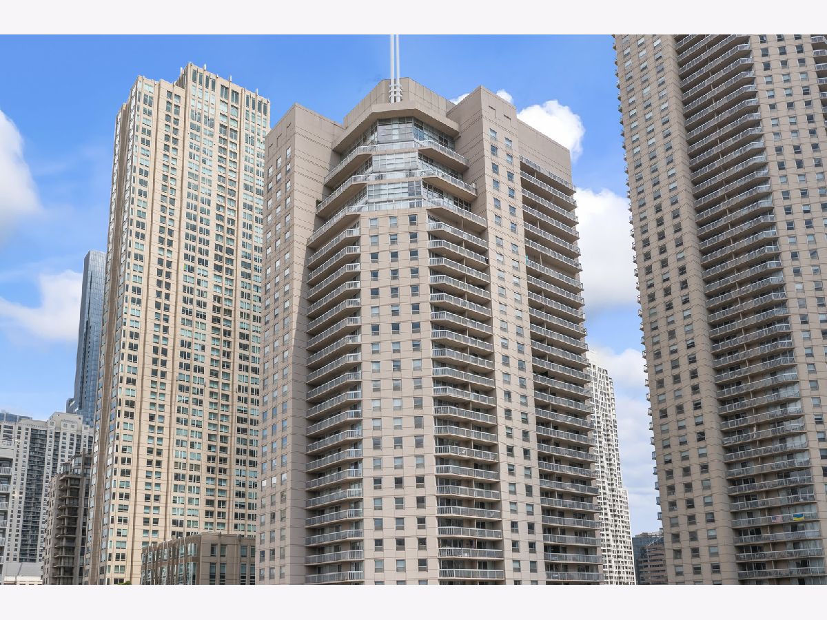 Condominiums Sold Grand Plaza Chicago Illinois, 545 Dearborn