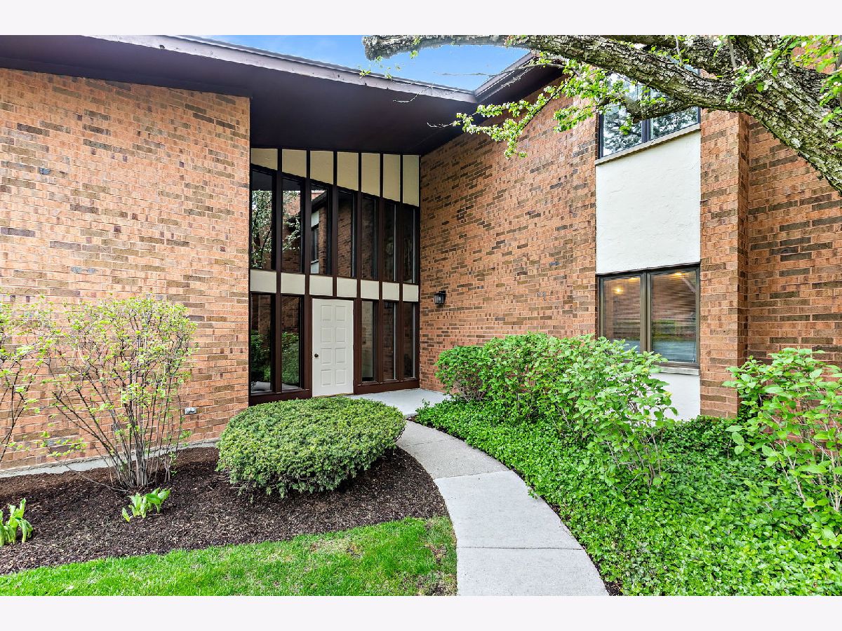Townhomes & Condos Sold Manors Highland Park Illinois, 1057 Deerfield