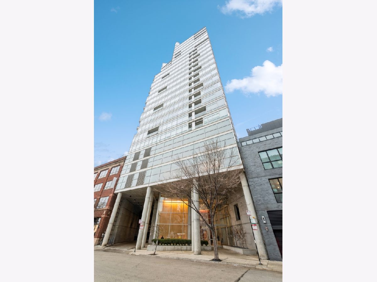 Condominiums Sold Erie On The Park Chicago Illinois, 510 Erie