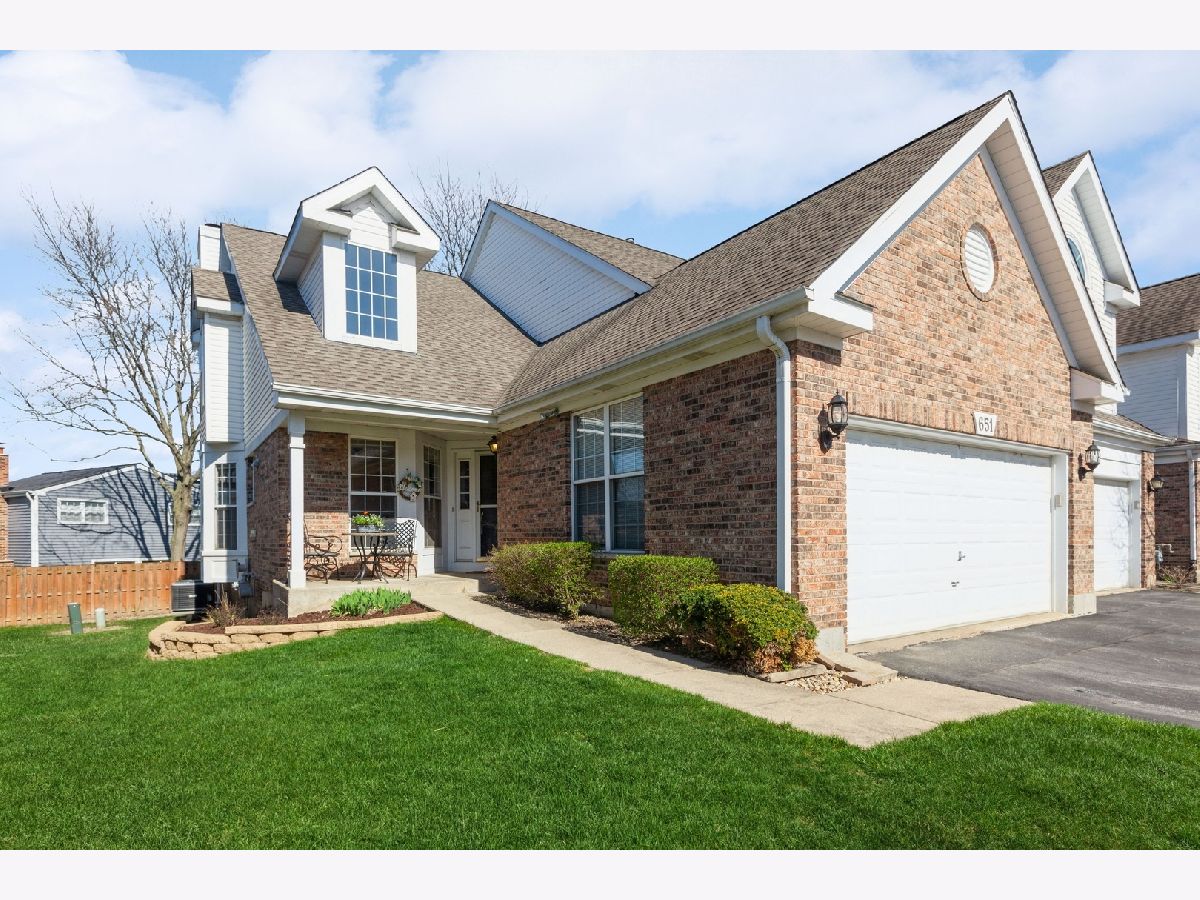 Townhomes Sold Citadel On The Pond Westmont Illinois, 651 Citadel