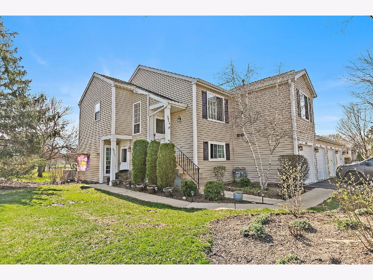 Townhomes & Condos Sold Windsong Schaumburg Illinois, 2046 Windemere