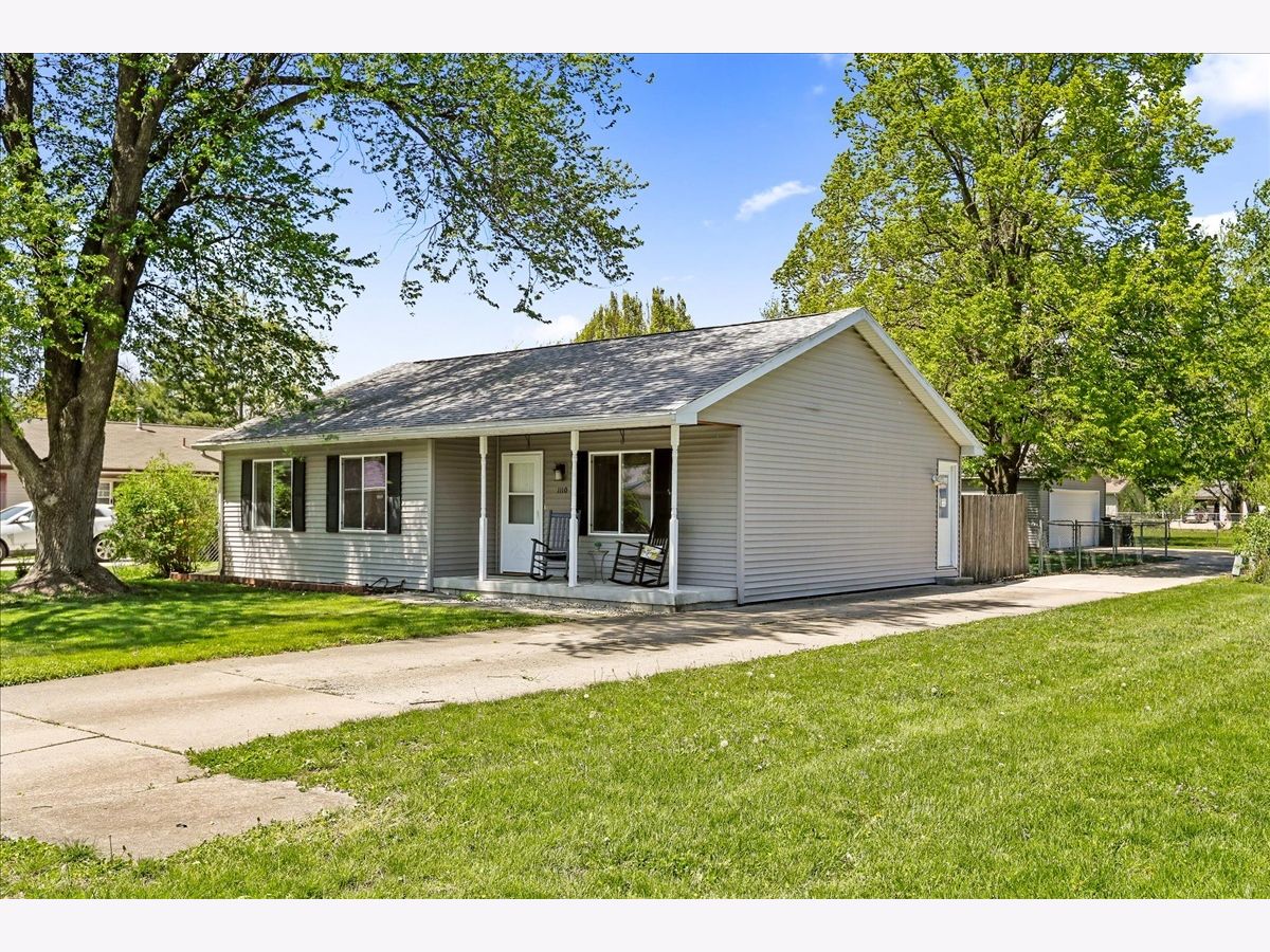 Homes Sold Bren-mar Normal Illinois, 1110 Parliament