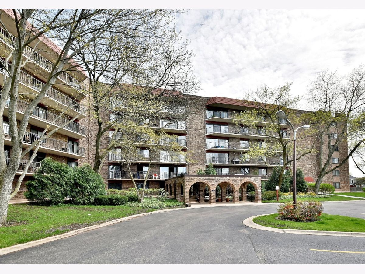 Condominiums Sold Baybrook Palatine Illinois, 111 Baybrook