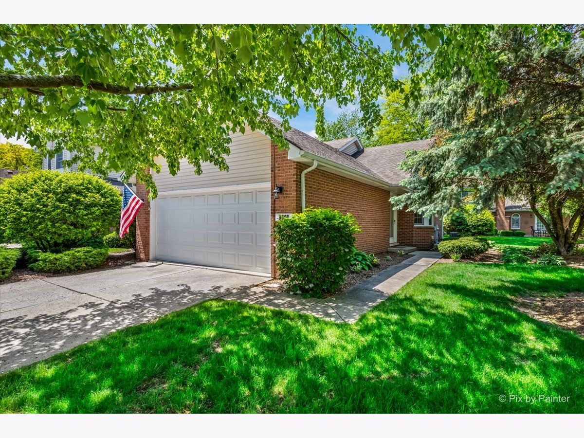 Townhomes Sold Water Tower Courts Darien Illinois, 8480 Sandalwood