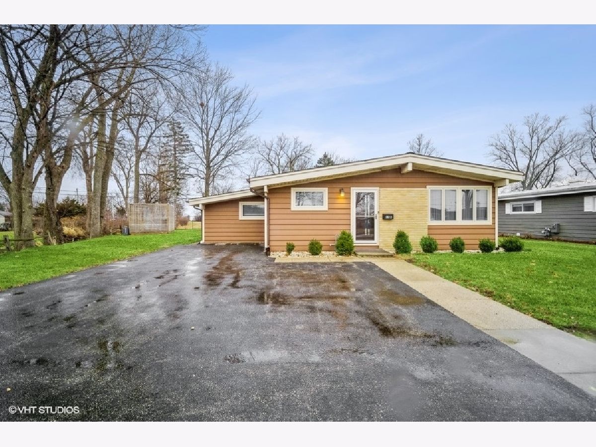 Homes Sold Meadowbrook Wheeling Illinois, 15 Jeffery