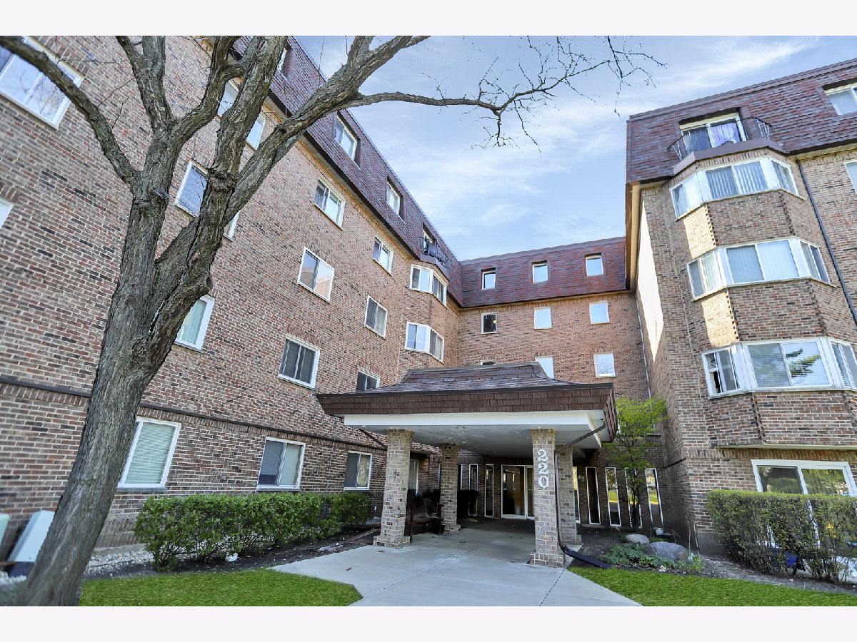 Condominiums Sold Town Square Schaumburg Illinois, 220 Roselle