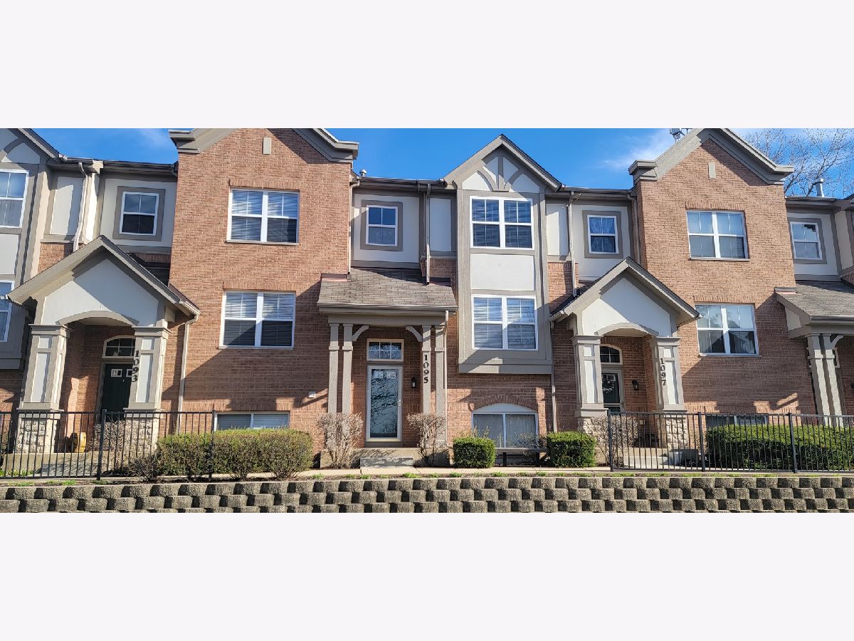 Townhomes Sold Claremont Ridge Palatine Illinois, 1095 Claremont