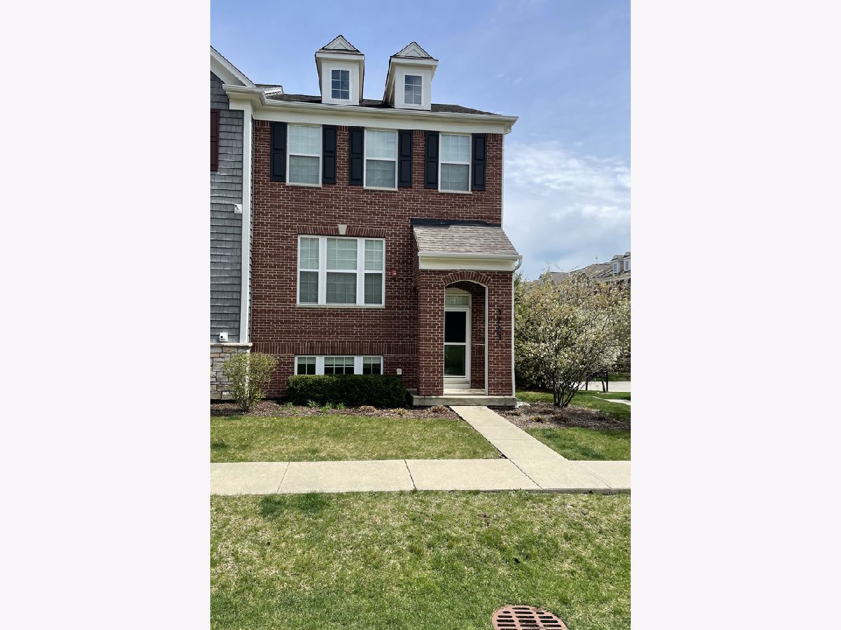 Townhomes & Homes Sold Regency At The Glen Glenview Illinois, 3263 Coral