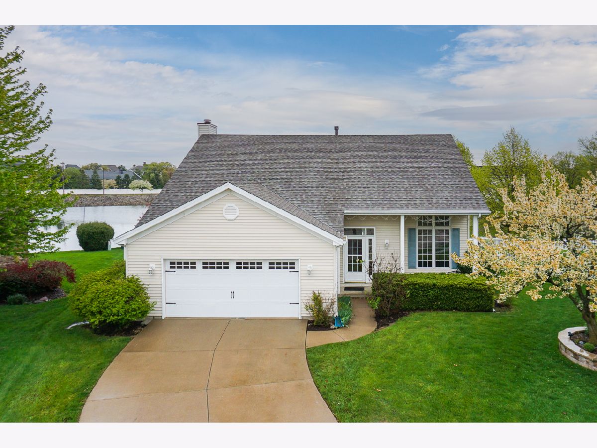 Homes & Condos & Townhomes Sold Eagle Creek Bloomington Illinois, 25 Long Cove