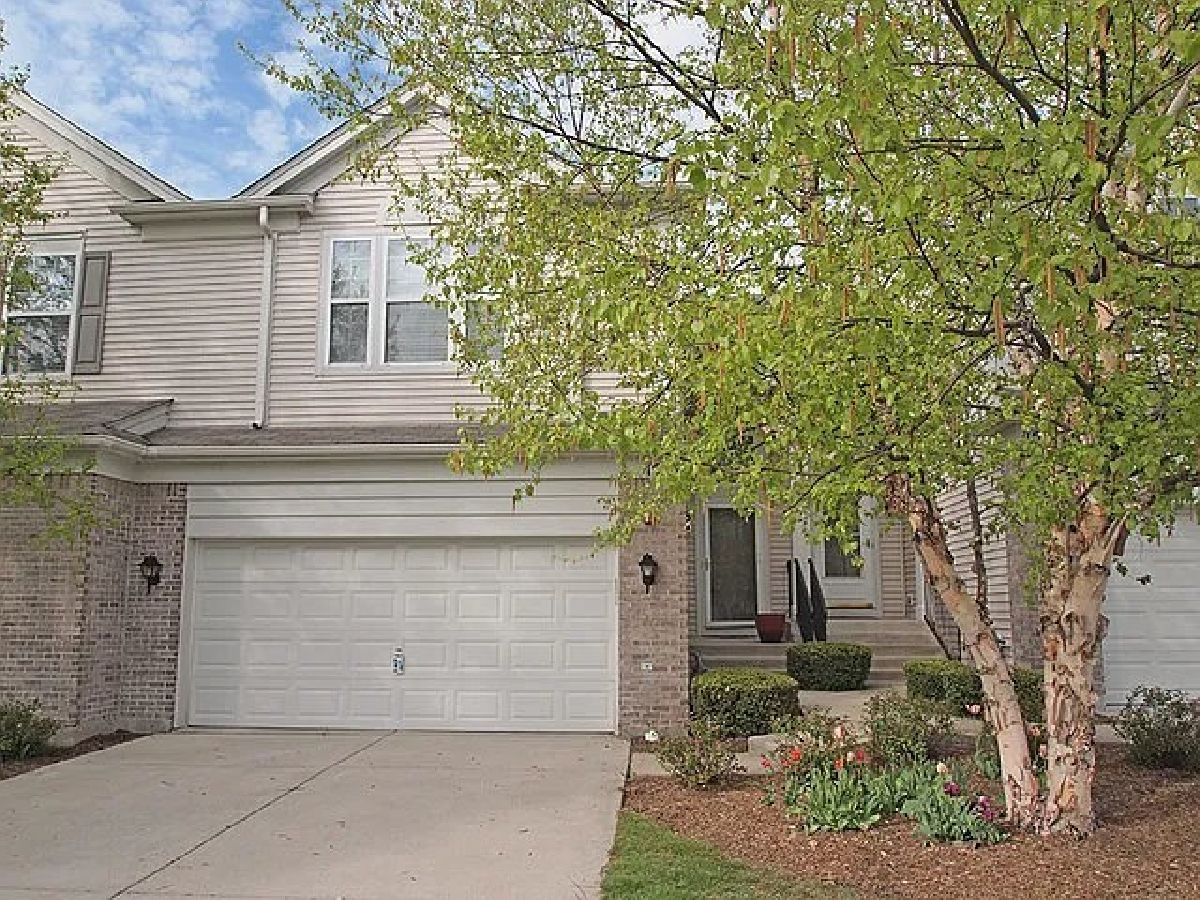 Townhomes & Condos Rented Forest Ridge Streamwood Illinois, 1554 Yellowstone