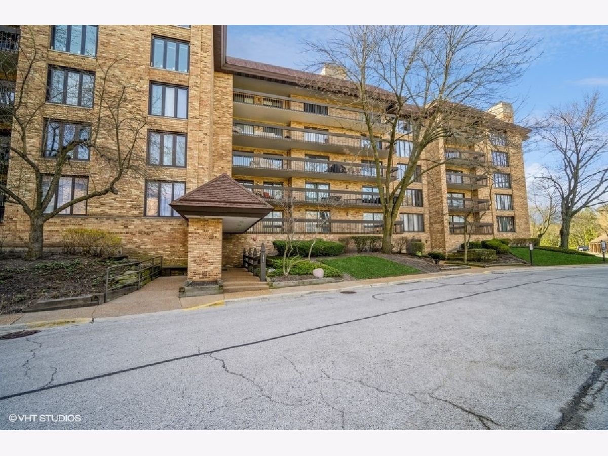 Mission Hills Northbrook IL, Condos & Townhomes & Homes For Sale & For