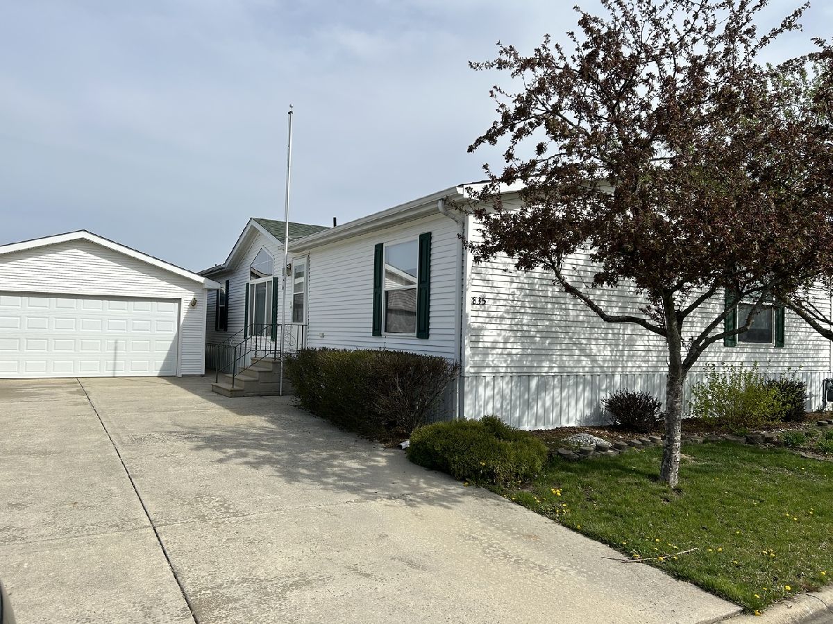 Subdivision Sold Oak Ridge Manteno Illinois, 835 Arbor