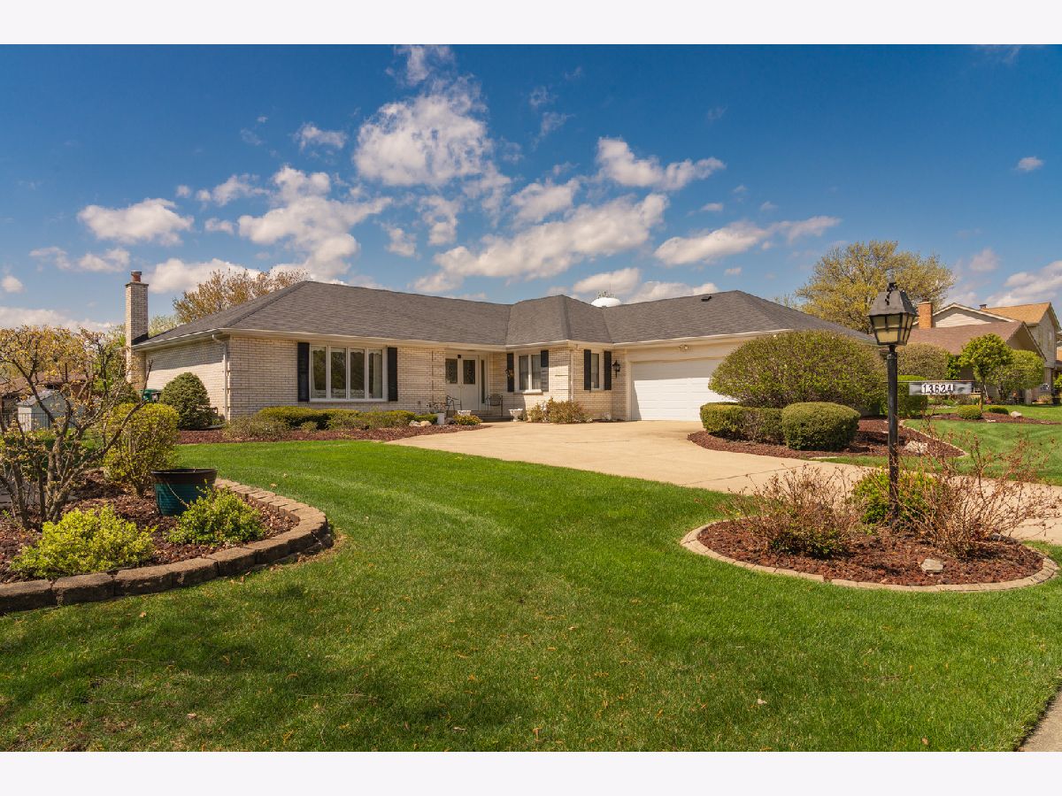 Homes Sold Ishnala Orland Park Illinois, 13624 Sandalwood