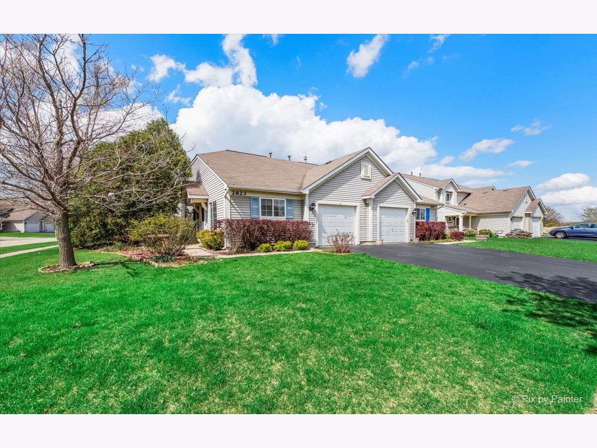 Townhomes Sold Impressions Lake In The Hills Illinois, 2823 Impressions